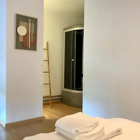 Vakantiehuis Head To Private Parking & Terrace